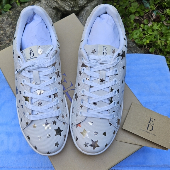 Ellen Degeneres Chapastar Sneakers White Leather Gold Star Print 9M & 9-1/2 NWT - Picture 3 of 16